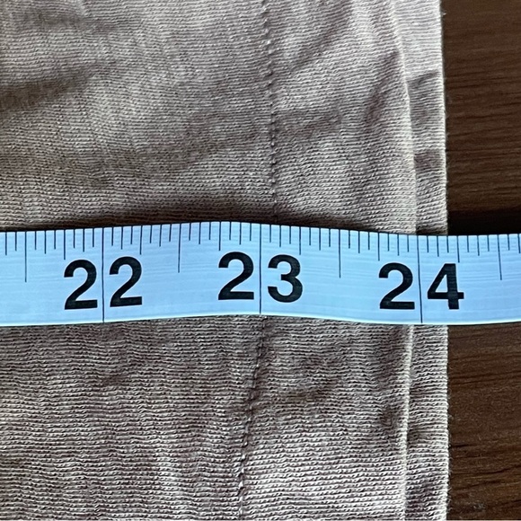 Banana Republic Factory v-neck beaded NWT shirt sleeve tee size small - Picture 11 of 11